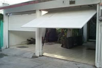 Puerta levadiza automática